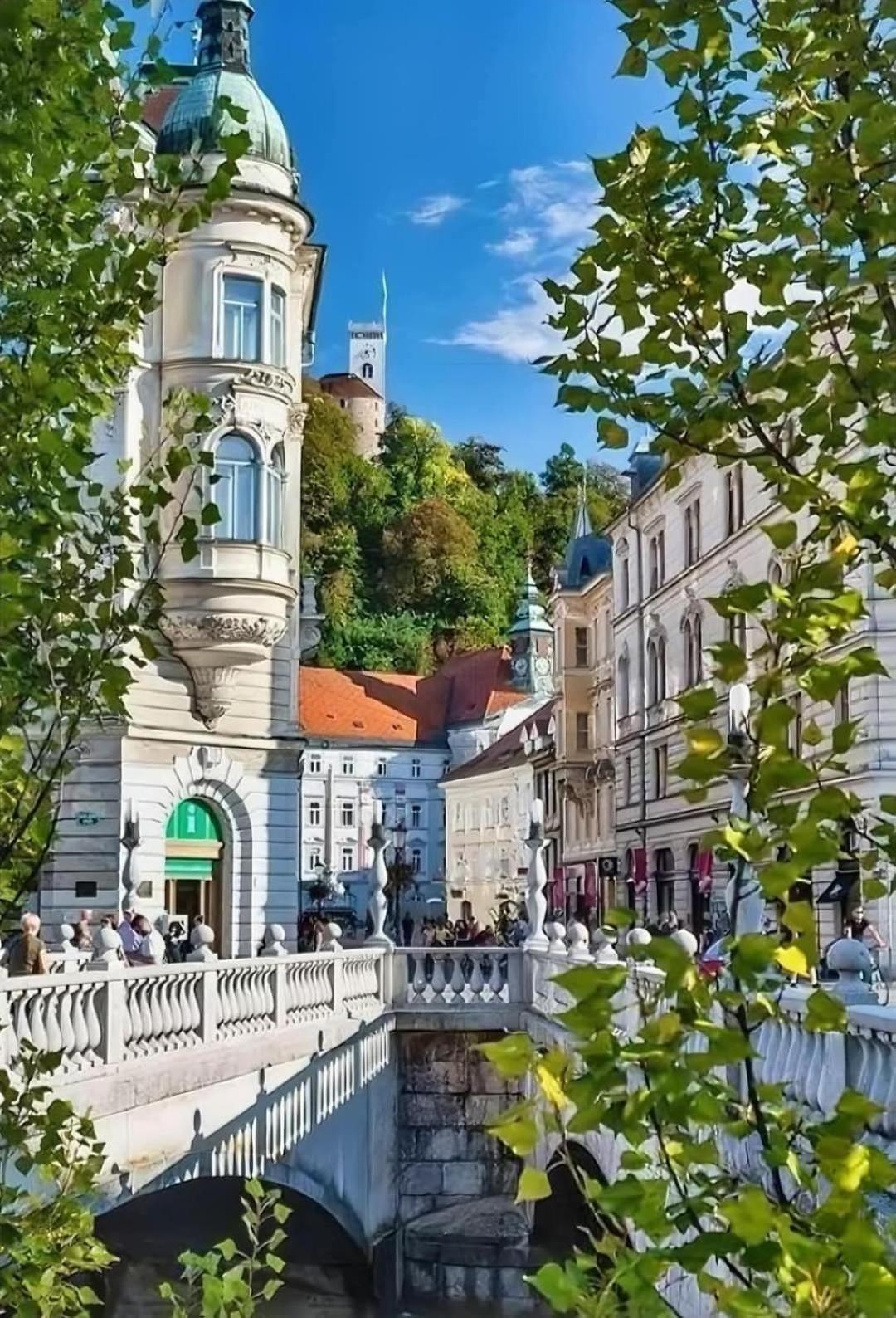 Little Plaza Duplex Apartment Ljubljana Exterior photo